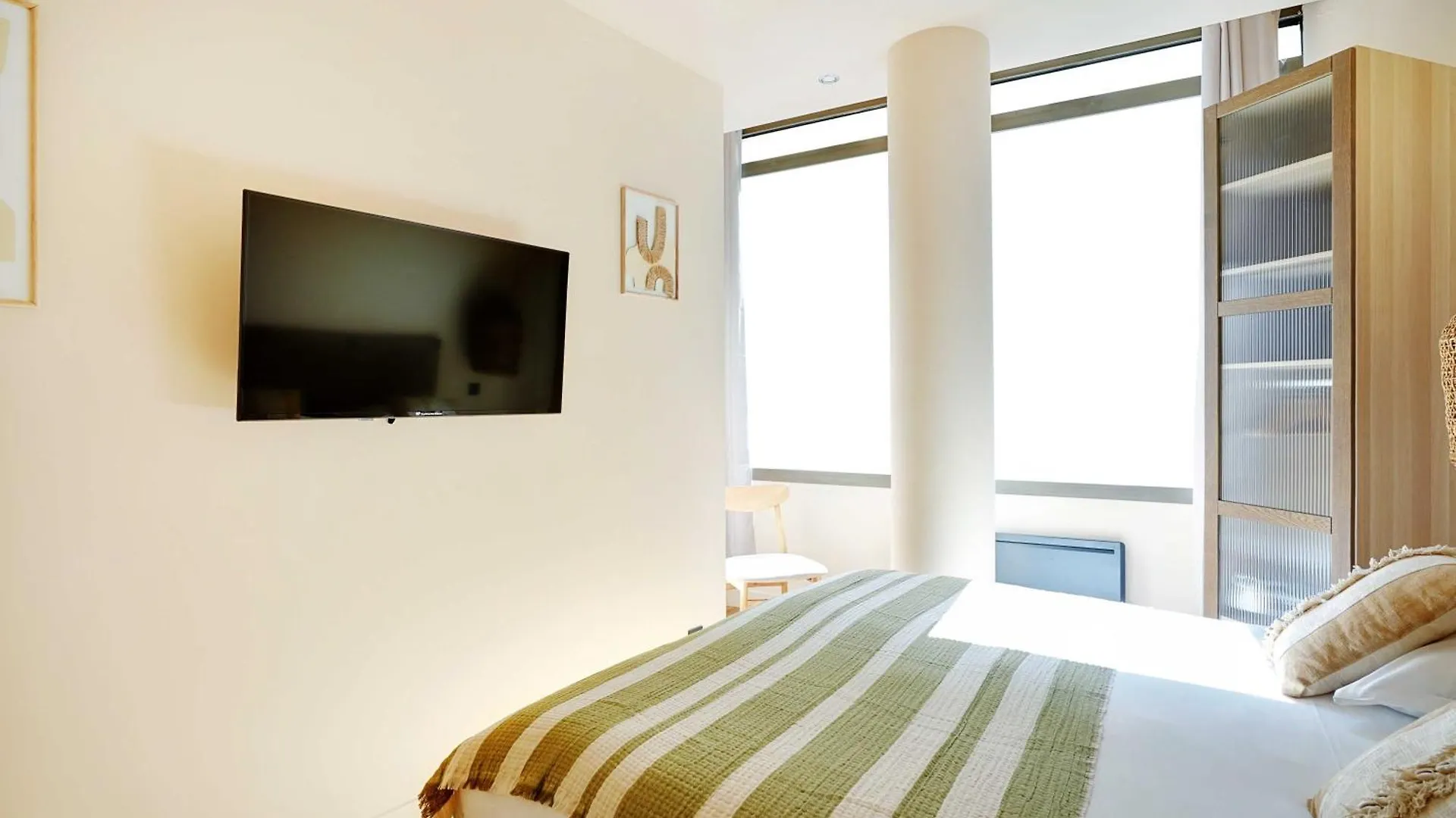 Refurbished Apartment - 2Bd-8P - Place D'Italie Paris France