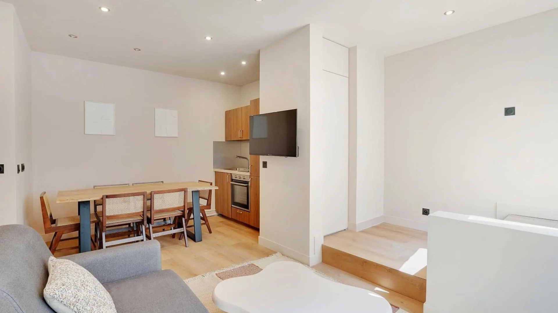 Refurbished Apartment - 2Bd-8P - Place D'Italie Paris France